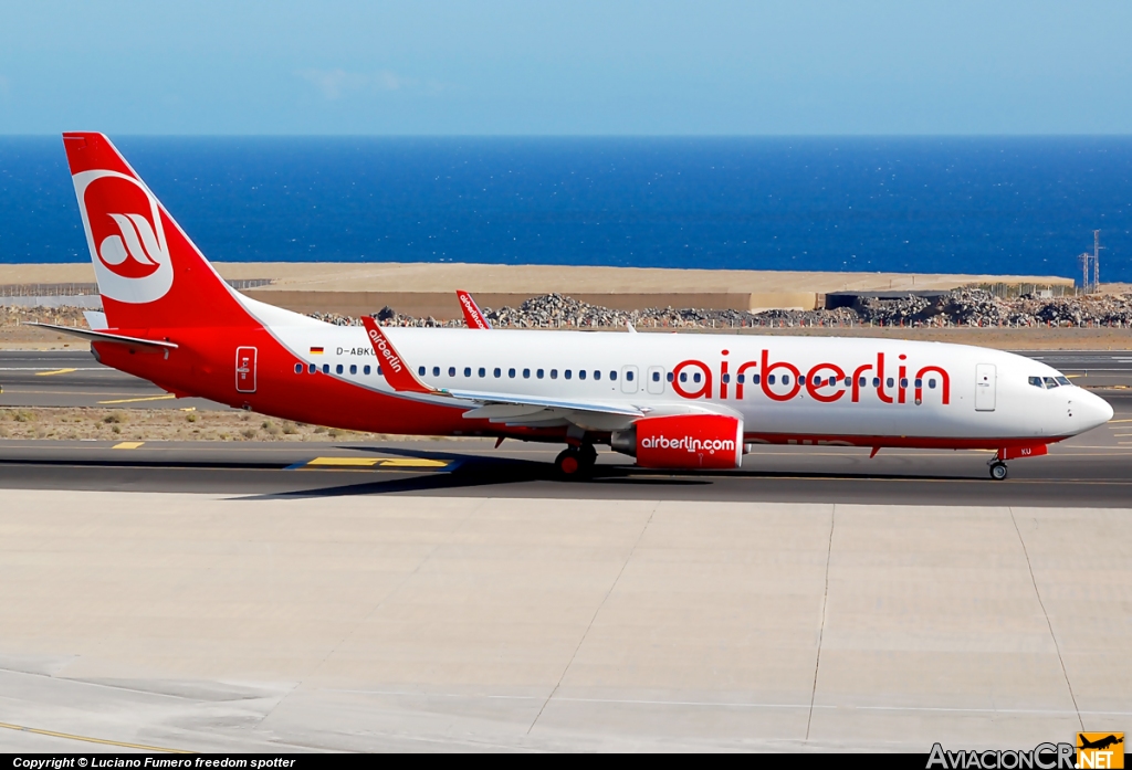 D-ABKU - Boeing 737-86J - Air Berlin