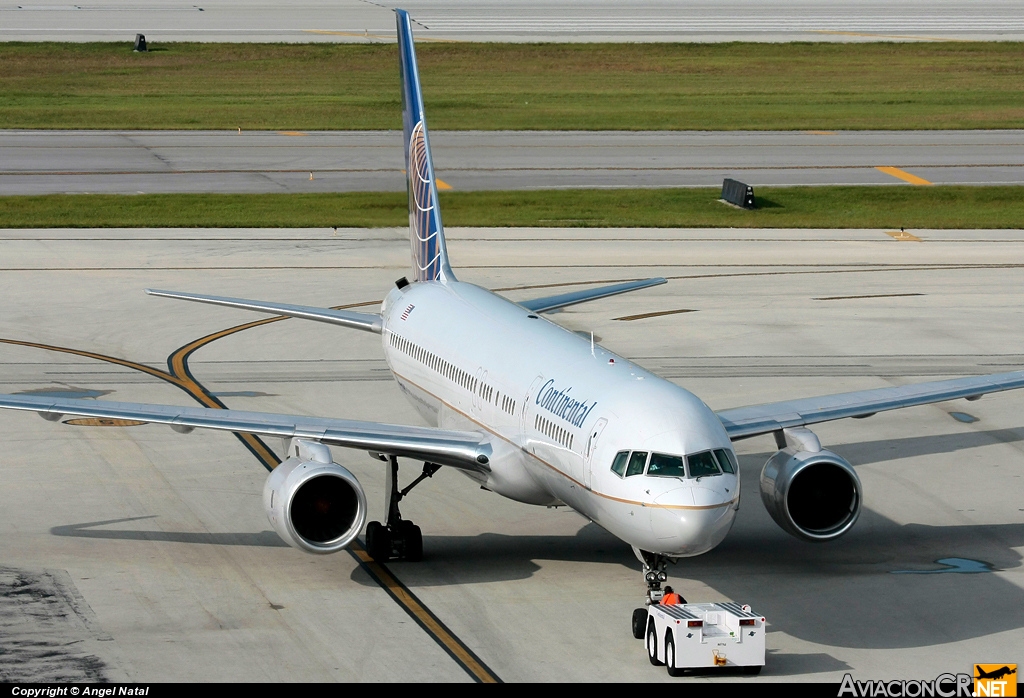 N17133 - Boeing 757-224 - Continental Airlines
