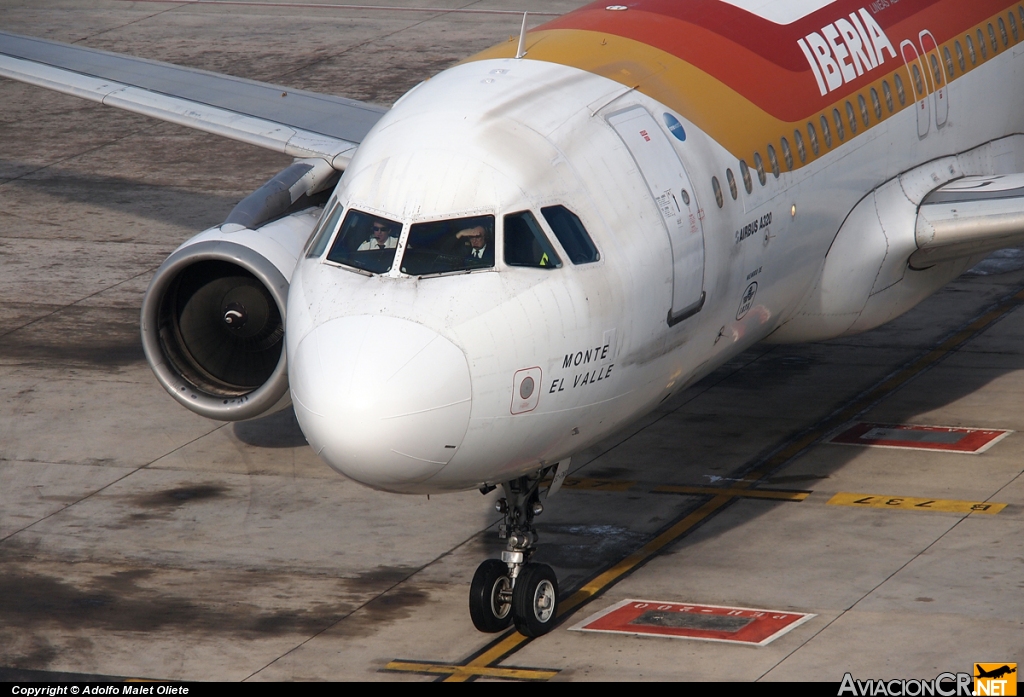 EC-FNR - Airbus A320-211 - Iberia