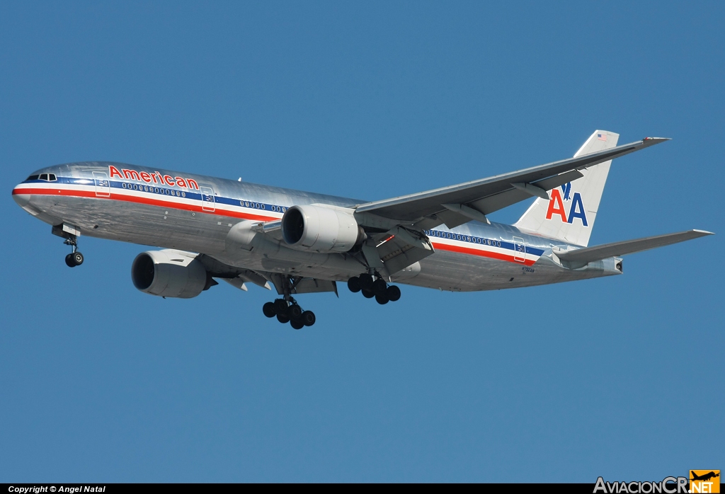 N792AN - Boeing 777-223(ER) - American Airlines