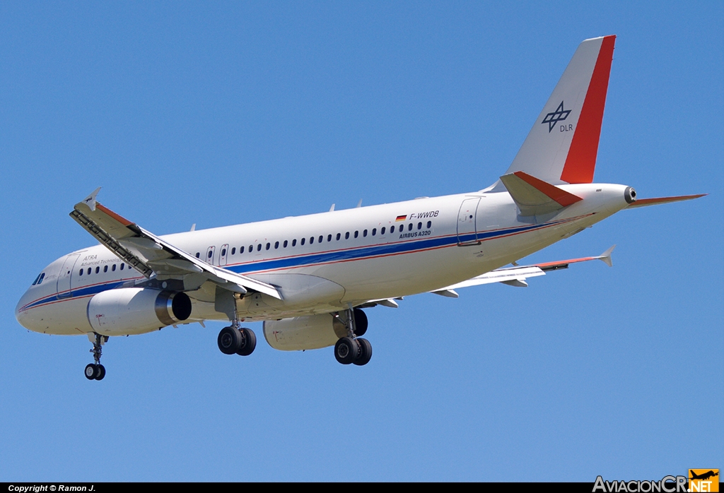 F-WWDB - Airbus A320-232 - Alemania - DLR Flugbetriebe