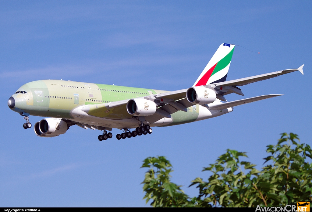 A6-EDU - A380-861 - Emirates