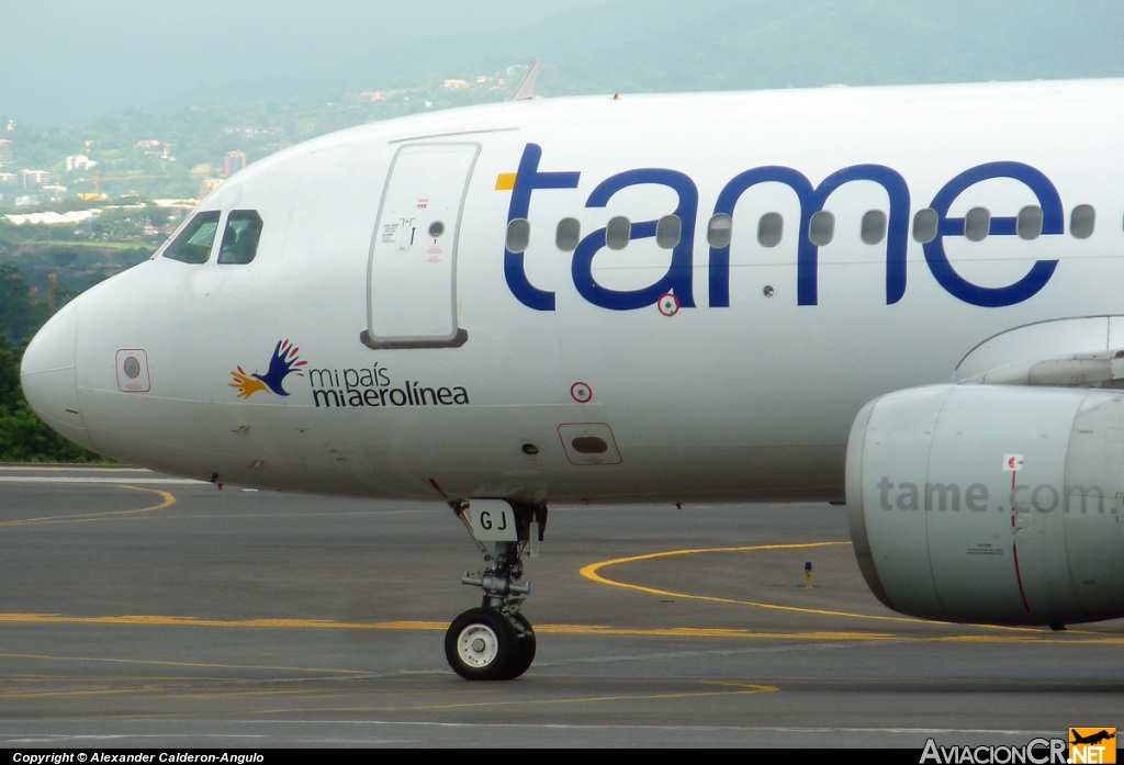 HC-CGJ - Airbus A320-214 - TAME