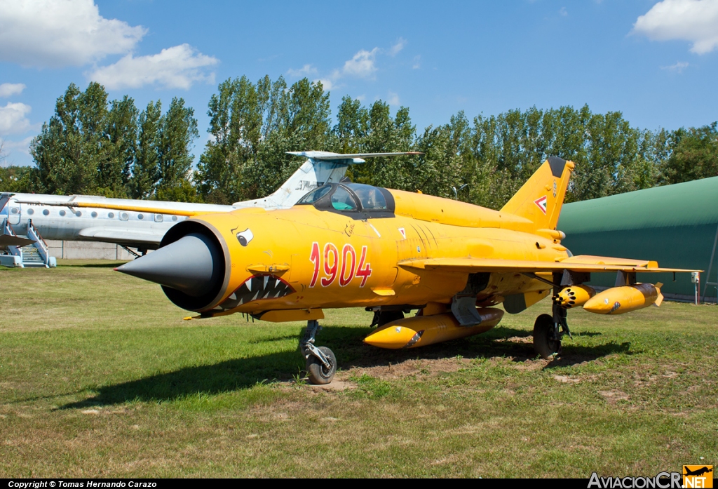 1904 - Mikoyan-Gurevich MiG-21bis - Fuerza Aerea de Hungría