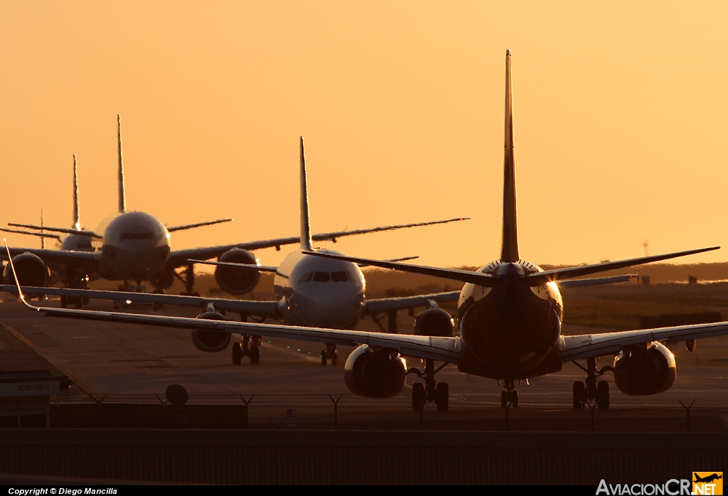 N***SW - Boeing 737-7H4 - Southwest Airlines