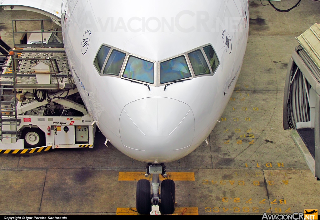 F-GZNK - Boeing 777-328ER - Air France