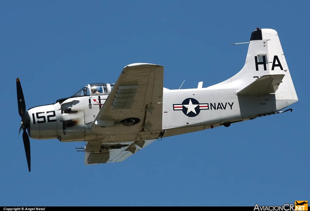 N65164 - Douglas EA-1E Skyraider (AD-5W) - Privado