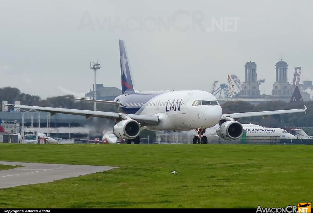 LV-BRA - Airbus A320-233 - LAN Argentina