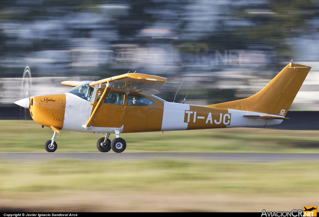 TI-AJC - Cessna 182J Skylane - Privado