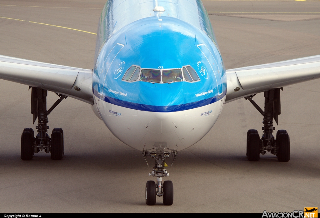 PH-AOE - Airbus A330-203 - KLM - Royal Dutch Airlines