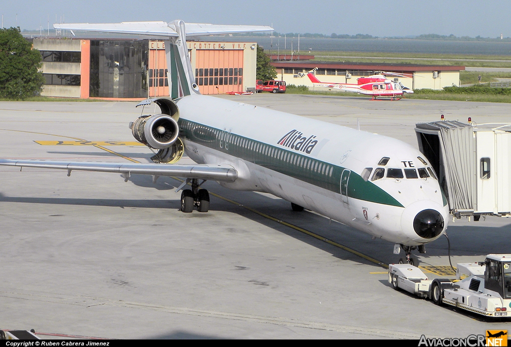 I-DATE - McDonnell Douglas MD-82 (DC-9-82) - Alitalia