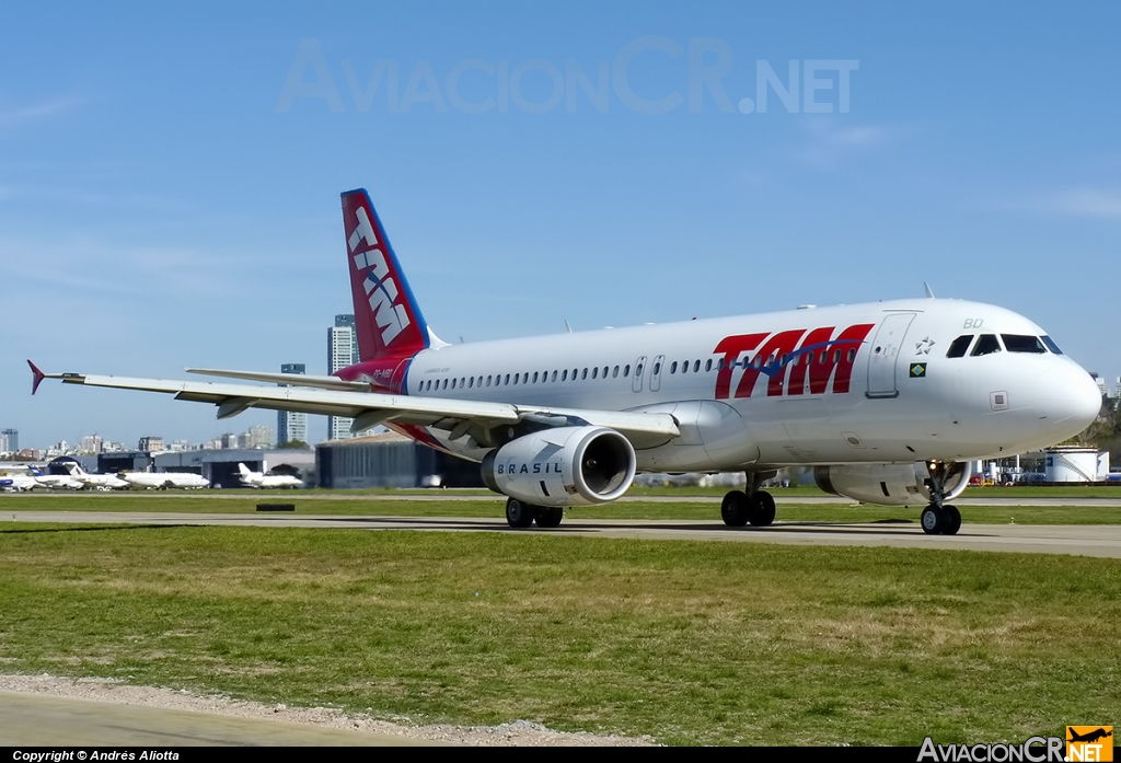 PR-MBD - Airbus A320-232 - TAM