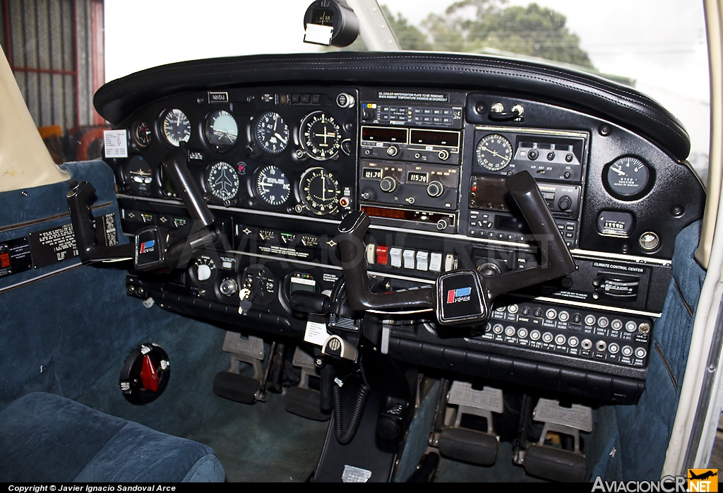 TI-BEJ - Piper PA-28-181 Archer II - CPEA - Escuela de Aviación