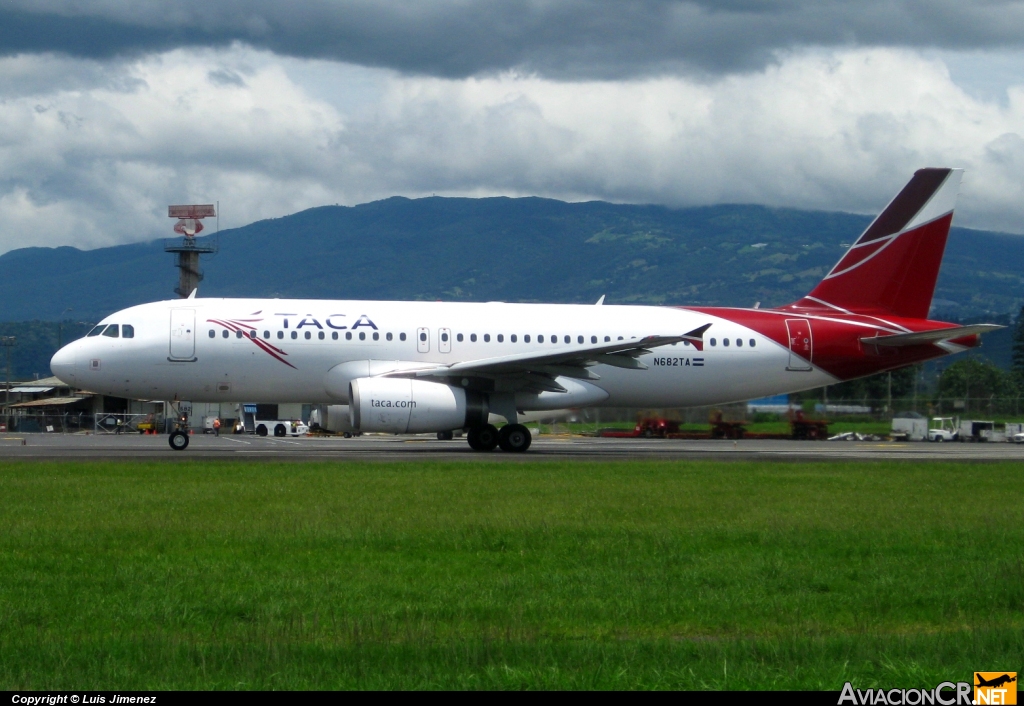 N682TA - Airbus A320-233 - TACA
