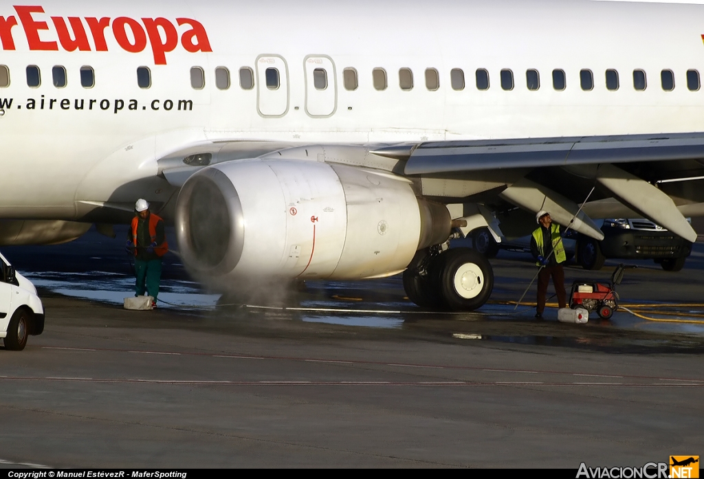 EC-HKR - Boeing 737-85P - Air Europa