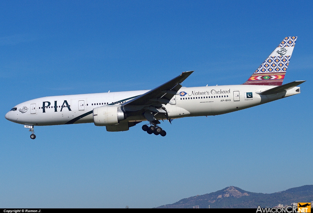 AP-BHX - Boeing 777-240/ER - Pakistan International Airlines (PIA)