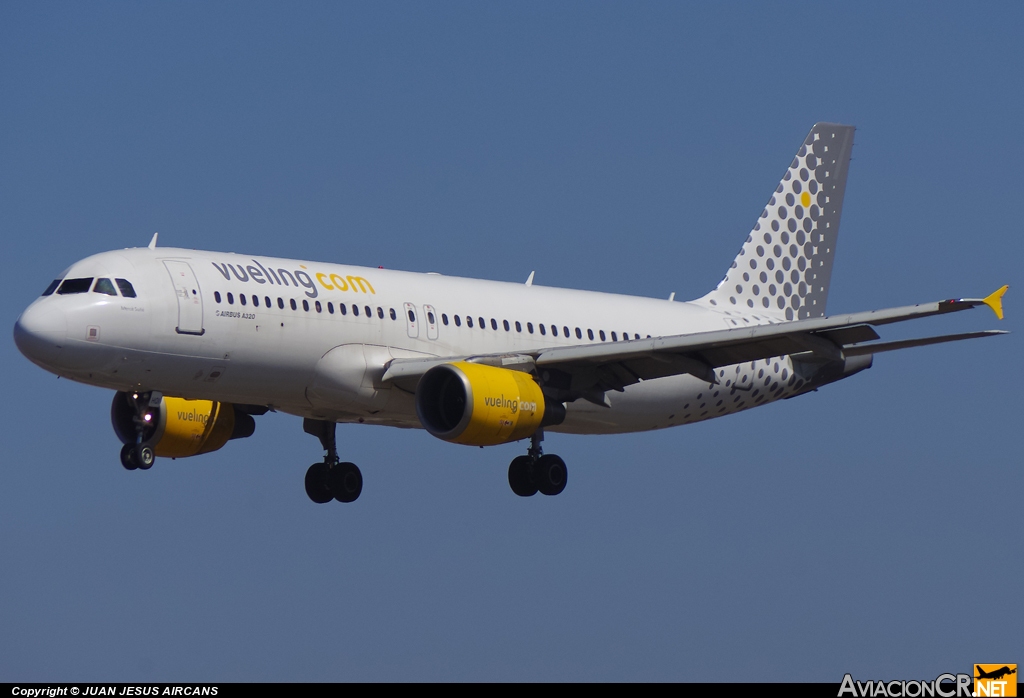 EC-HQI - Airbus A320-214 - Vueling