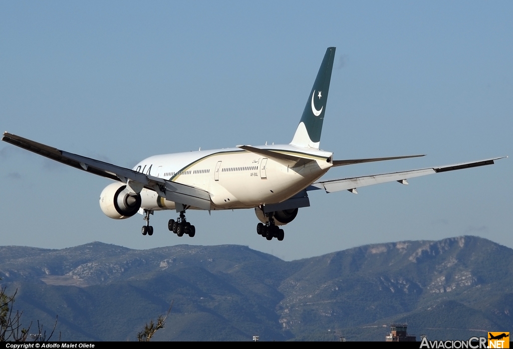 AP-BGL - Boeing 777-240/ER - Pakistan International Airlines (PIA)