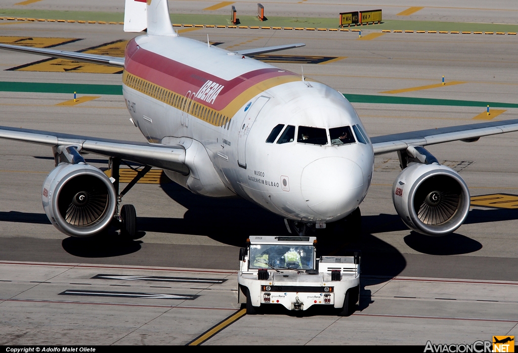 EC-HDT - Airbus A320-214 - Iberia