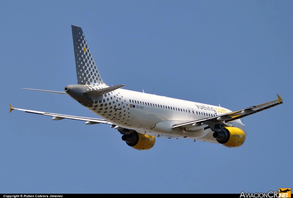 EC-KKT - Airbus A320-214 - Vueling