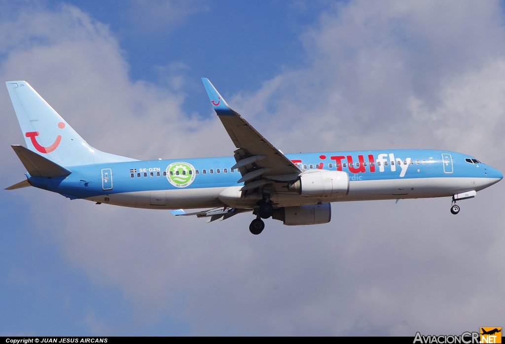 SE-DZN - Boeing 737-804 - TUIfly Nordic
