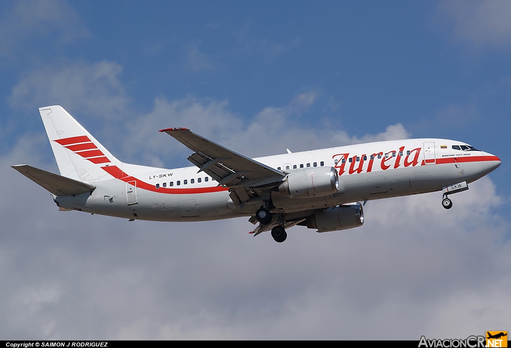 LY-SKW - Boeing 737-382 - Aurela