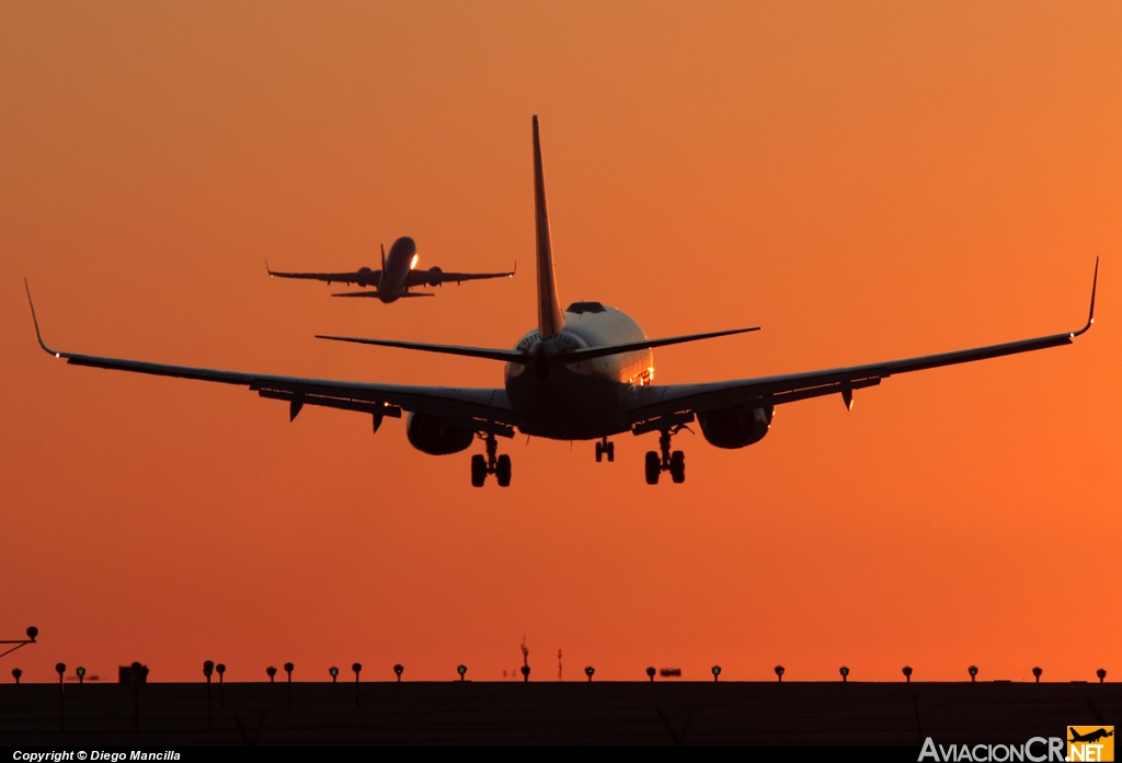 N***SW - Boeing 737-7H4 - Southwest Airlines