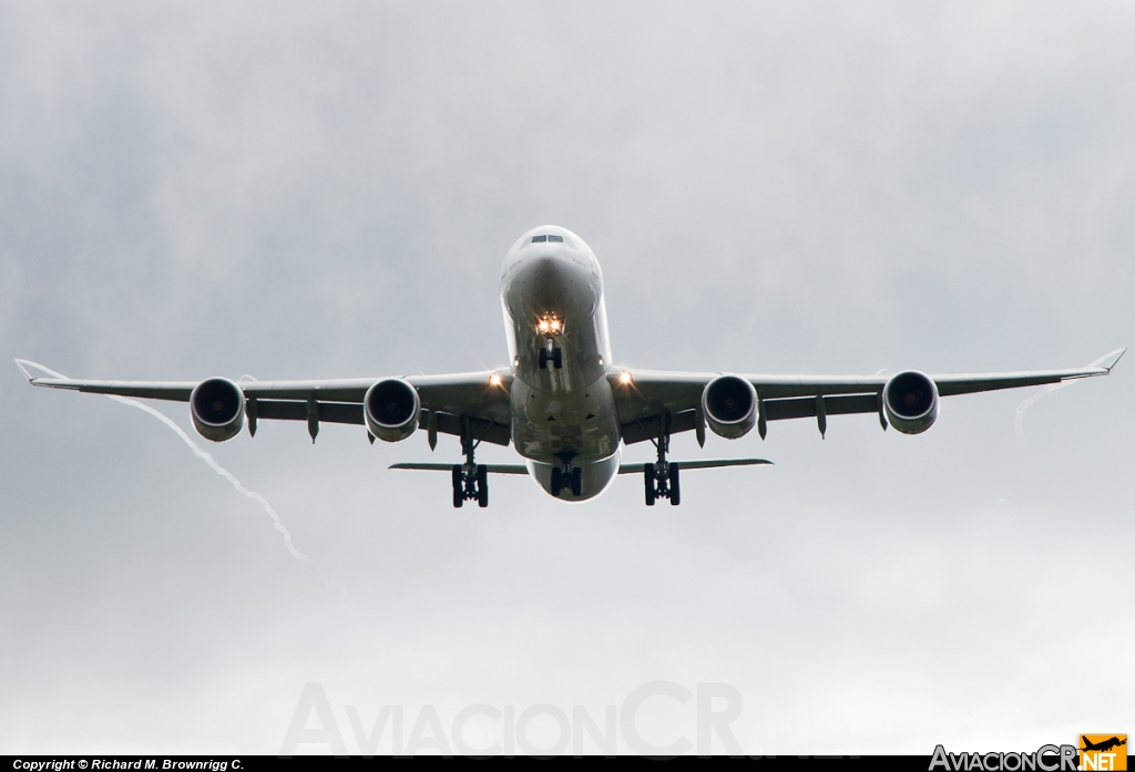 EC-IQR - Airbus A340-642 - Iberia