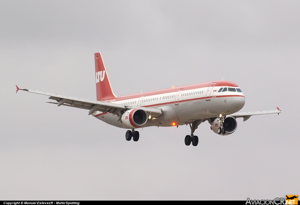 D-ALSD - Airbus A321-211 - LTU - Lufttransport-Unternehmen