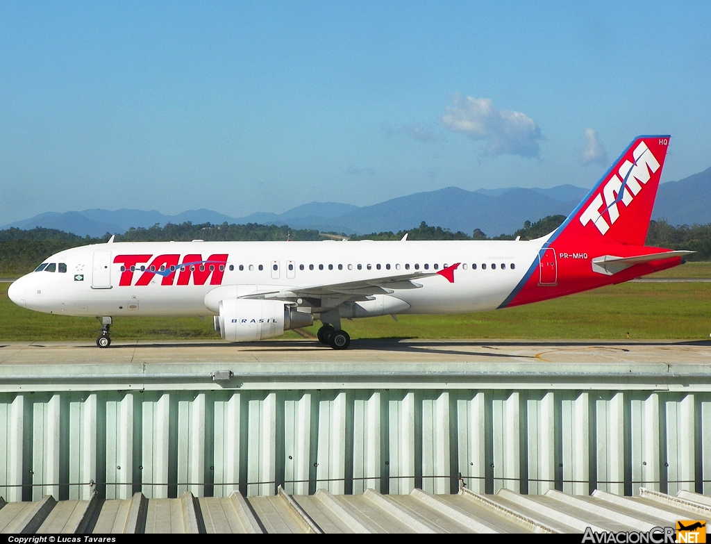PR-MHQ - Airbus A320-214 - TAM