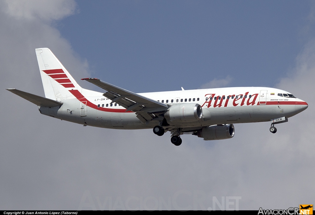LY-SKW - Boeing 737-382 - Aurela