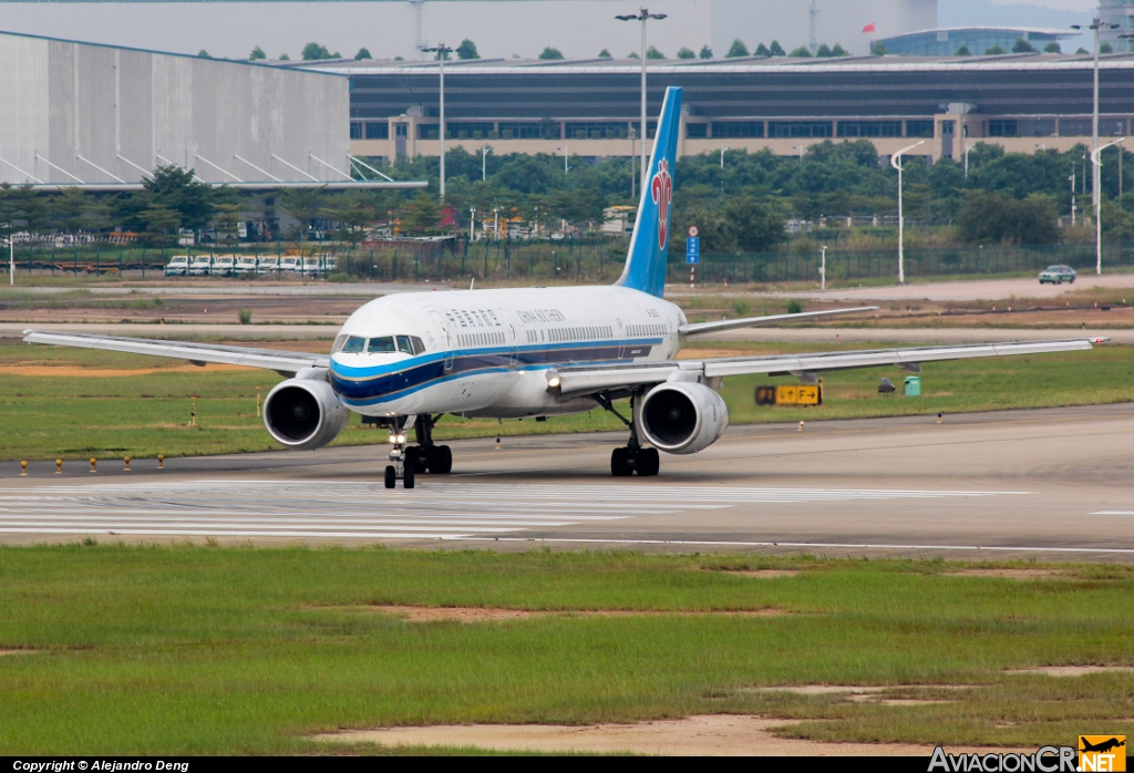B-2825 - Boeing 757-21B - China Southern Airlines