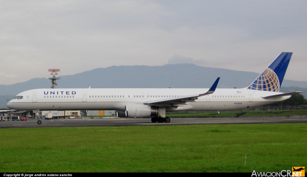 N57869 - Boeing 757-33N - United Airlines