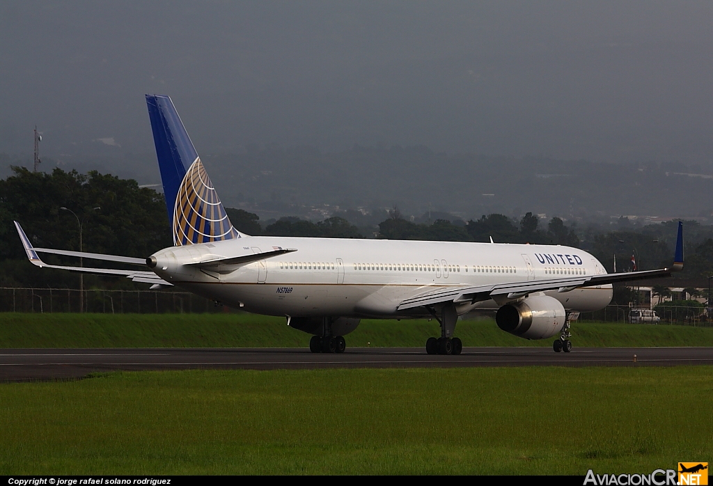 N57869 - Boeing 757-33N - United Airlines