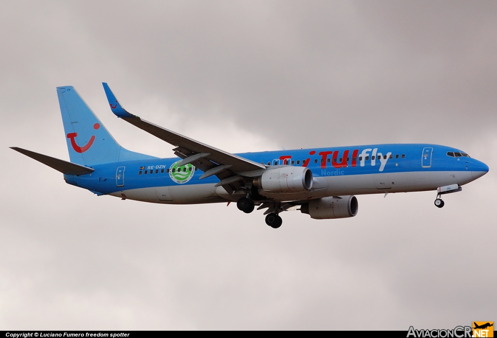 SE-DZN - Boeing 737-804 - TUIfly Nordic
