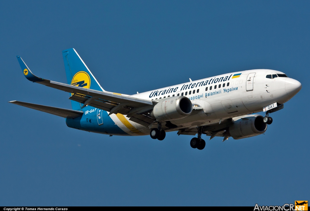 UR-GAT - Boeing 737-528 - Ukraine International Airlines