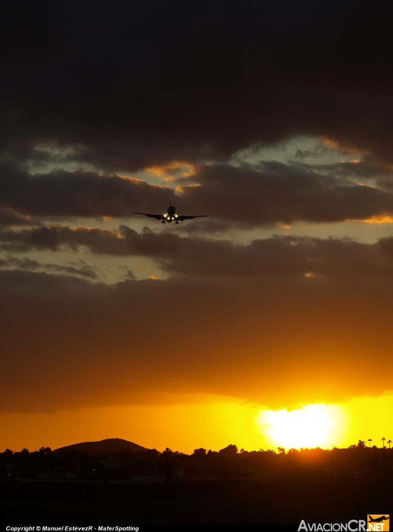 SP-ENZ - Boeing	737-85F - Enter Air