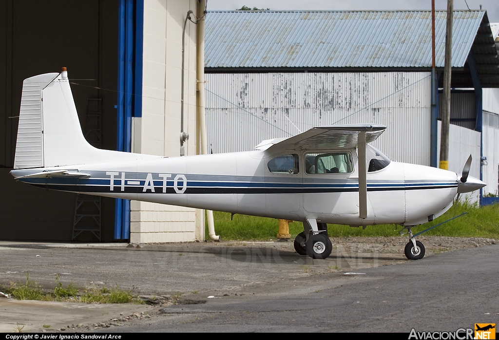 TI-ATO - Cessna 182A Skylane - Privado