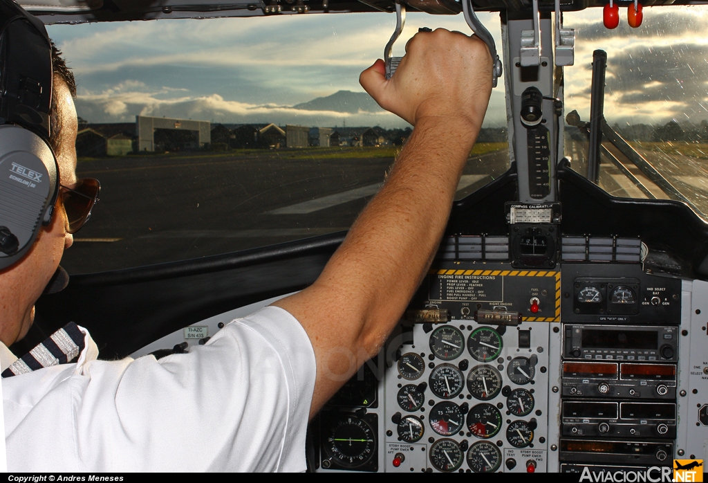 TI-AZC - De Havilland Canada DHC-6-300 Twin Otter - Nature Air