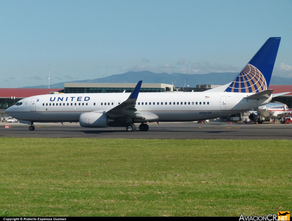 N76529 - Boeing 737-824 - Continental-United Airlines