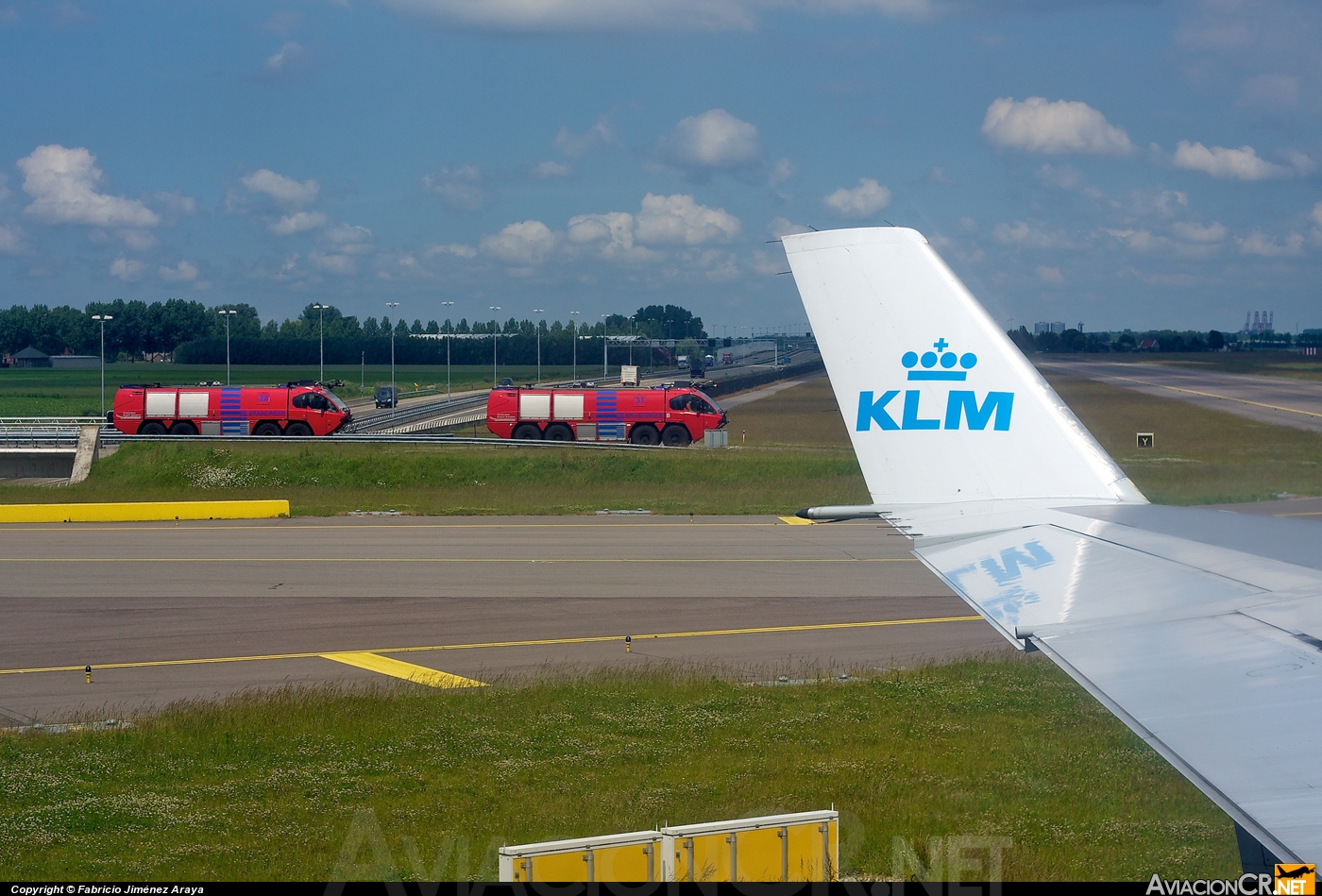 PH-KCE - McDonnell Douglas MD-11 - KLM - Royal Dutch Airlines