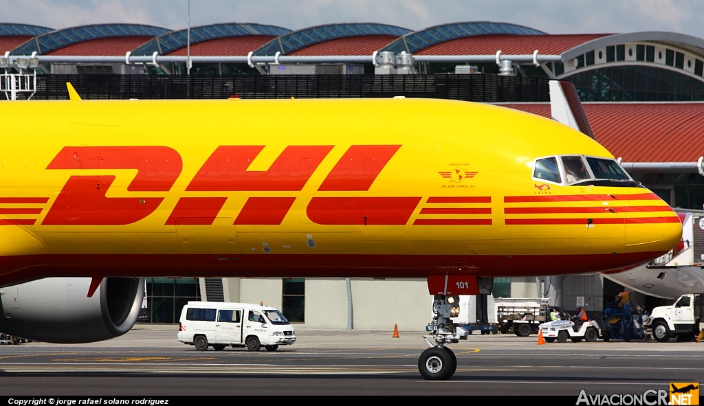 HP-1910DAE - Boeing 757-27A(SF) - DHL Aero Expreso