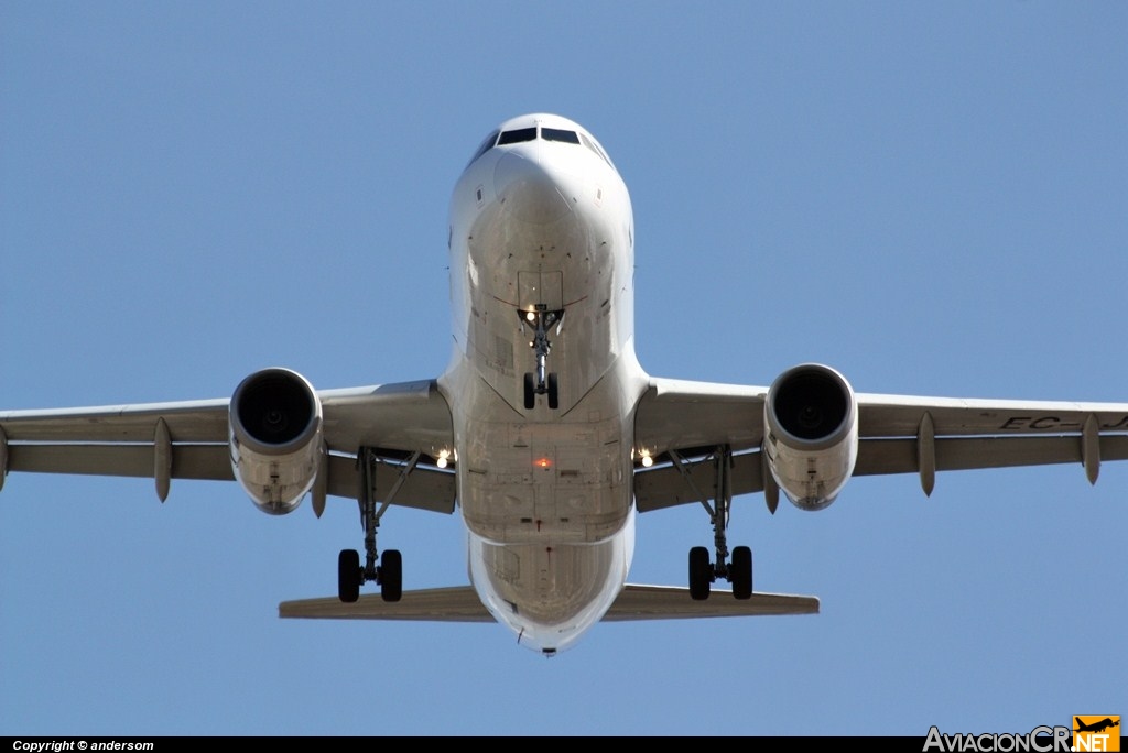 EC-JJD - Airbus A320-232 - Spanair