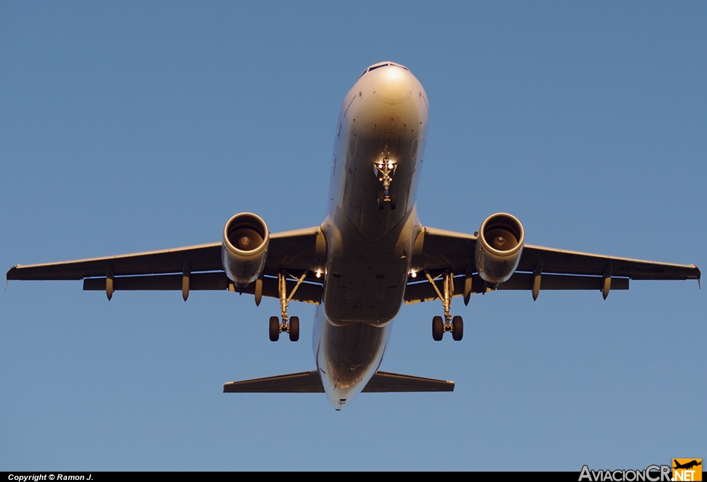 EC-JSB - Airbus A320-214 - Iberia