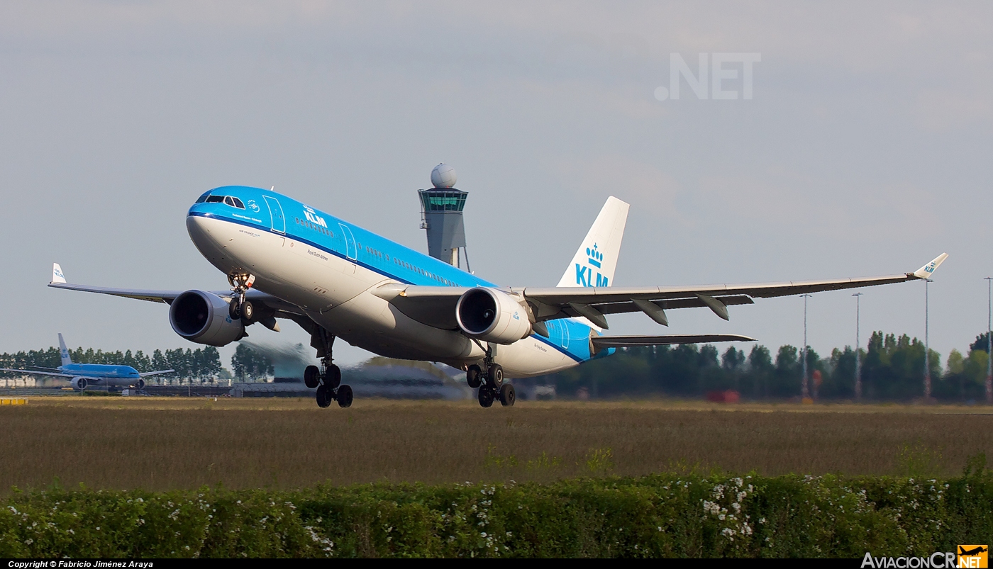 PH-AOE - Airbus A330-203 - KLM - Royal Dutch Airlines