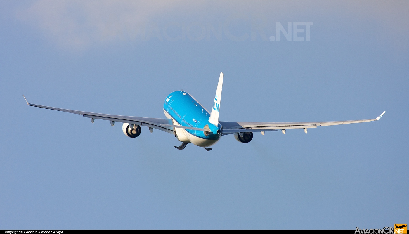 PH-AOE - Airbus A330-203 - KLM - Royal Dutch Airlines