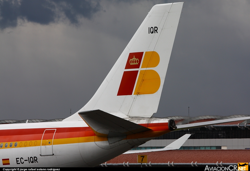 EC-IQR - Airbus A340-642 - Iberia