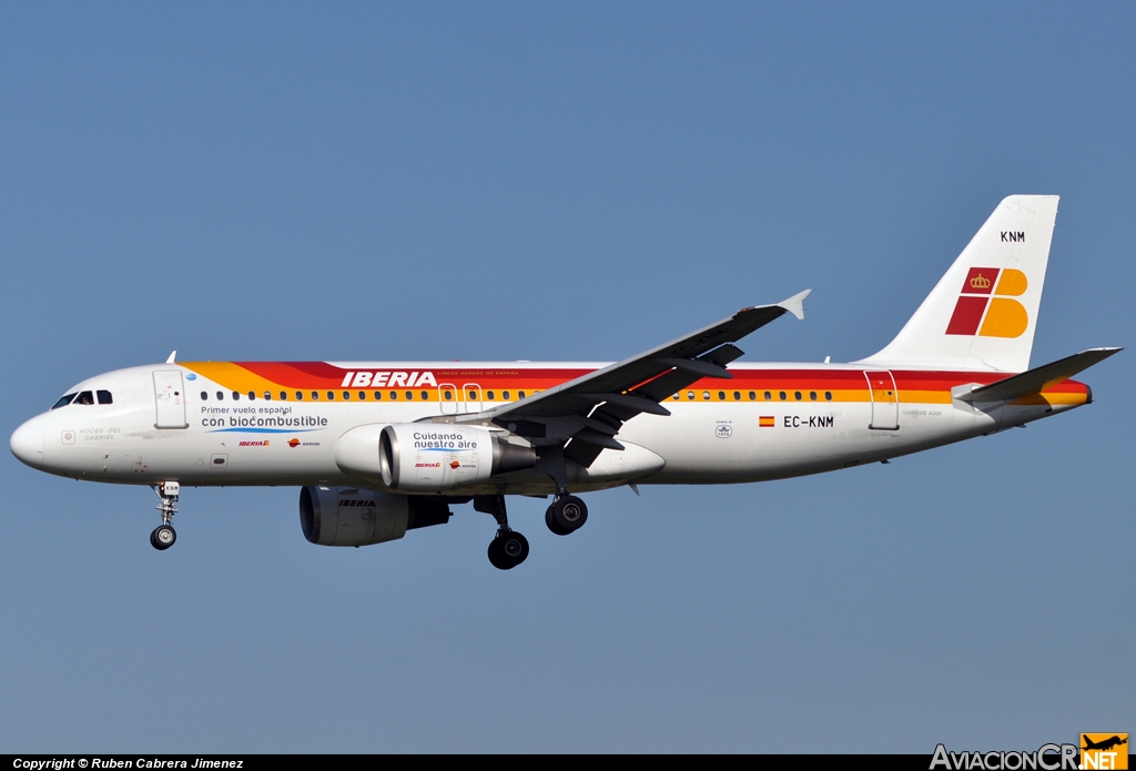 EC-KNM - Airbus A320-214 - Iberia