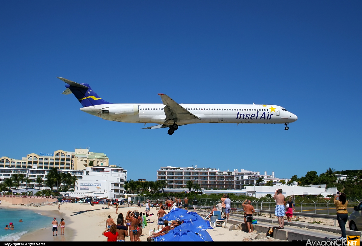 PJ-MDB - McDonnell Douglas MD-82 (DC-9-82) - Insel Air