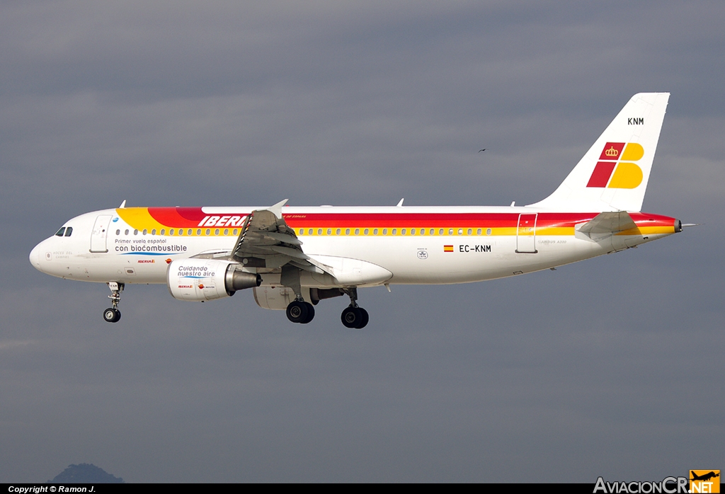 EC-KNM - Airbus A320-214 - Iberia